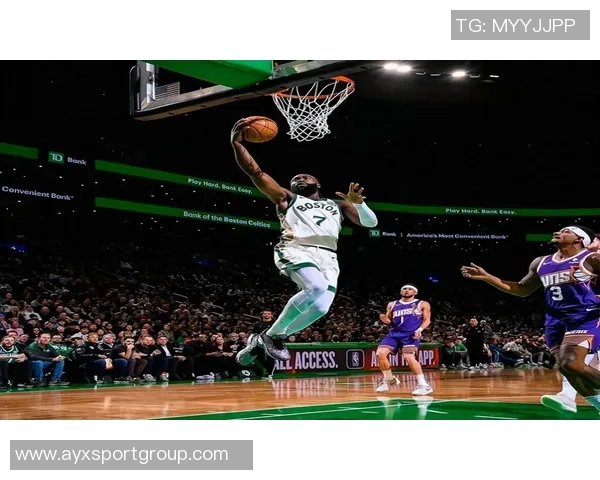 凯尔特人主场对决骑士杰伦布朗状态回暖将全力出战