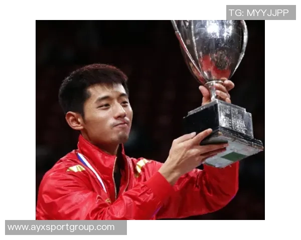 克瓦拉茨赫利亚训练受伤缺席合练球迷期待他早日回归赛场