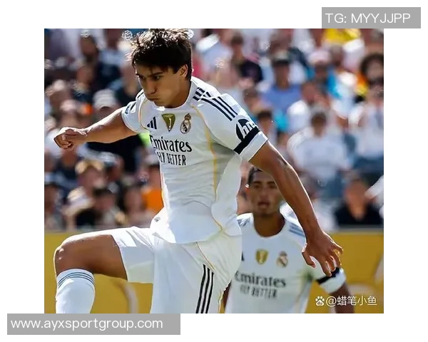 小法谈教练不公阿隆索称赞帕斯表现引发热议